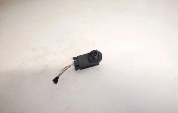 Volkswagen PASSAT B5 Interior temperature sensor 1h0907543a