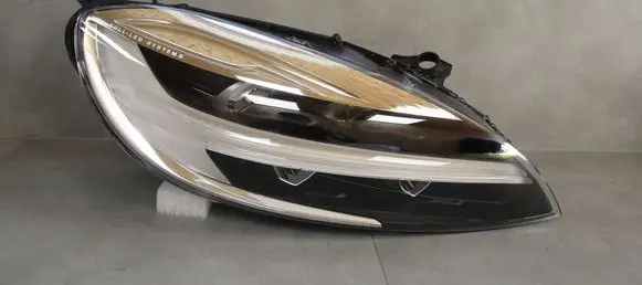 Volvo V40 Headlight/headlamp 31677023 107200096802