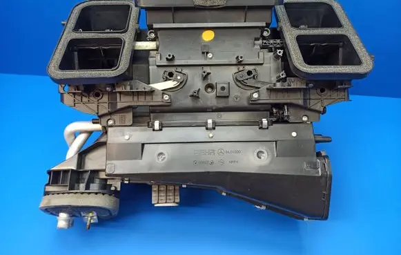 Mercedes-Benz CLS C219 Interior heater climate box assembly housing 2118300762 68899384 Q031