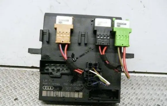 Audi A4 S4 B6 8E 8H Comfort/convenience module 8E0907279
