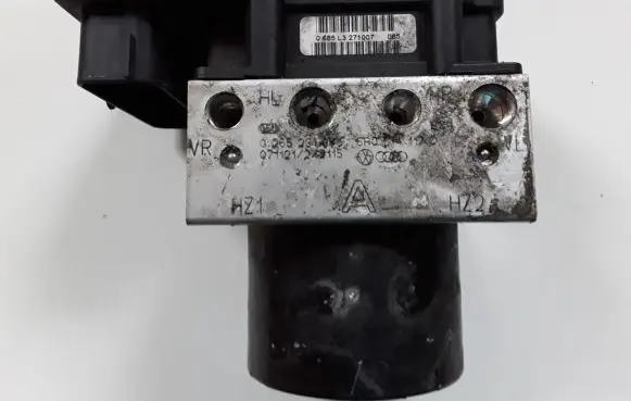 Skoda Fabia Mk2 (5J) ABS Pump 6R0907379C