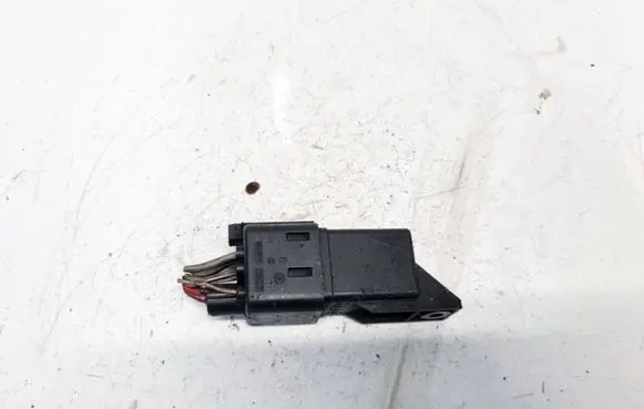 Chevrolet Captiva Glow plug pre-heat relay 96440063