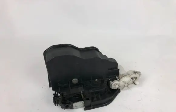 BMW X3 F25 Front door lock 7318409 L120085