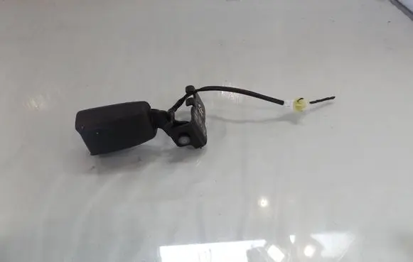 Hyundai i30 Rear seatbelt buckle