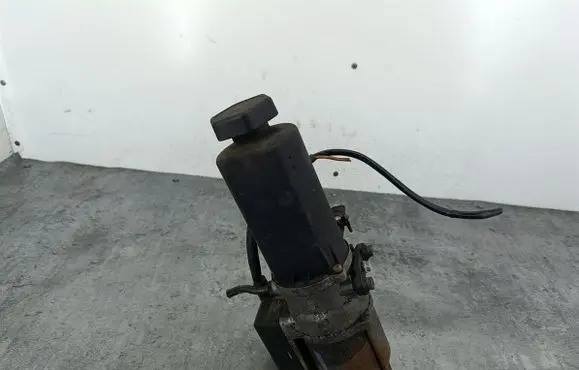 Mercedes-Benz A W168 Power steering pump A1684660501
