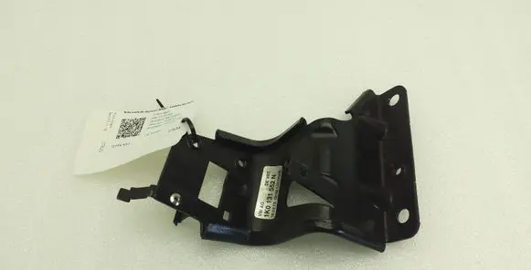 Volkswagen Jetta VI Other engine bay part 1K0131552N