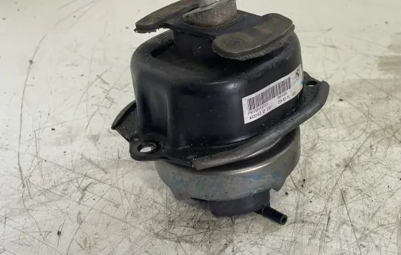 BMW X6 E71 Engine mount bracket P679541701