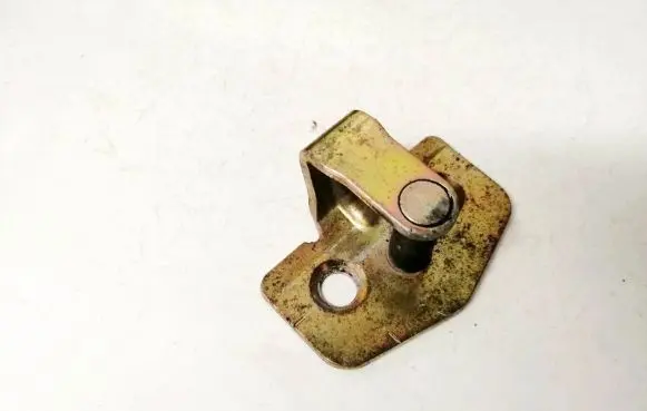 Opel Astra G Front door lock loop/hook striker 