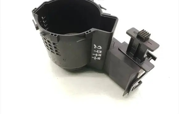 BMW 3 E90 E91 Cup holder front 7153714
