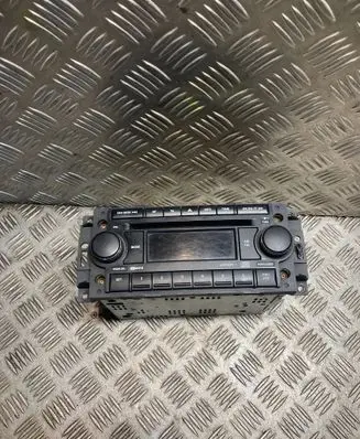 Chrysler 300 - 300C Radio/CD/DVD/GPS head unit P05064067AE