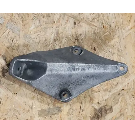 BMW X3 E83 Engine mounting bracket 6765561 22116765561