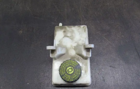 Peugeot 5008 Brake fluid reservoir 9680907780