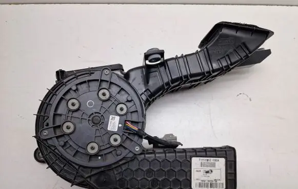Ford C-MAX II Hybrid/electric vehicle battery fan FM5810C709 FM5810C709AB DRF8034004