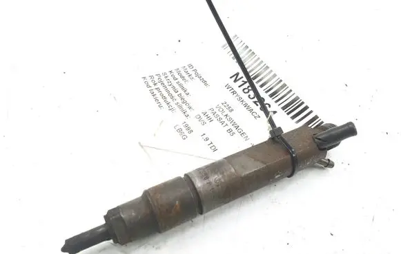 Volkswagen PASSAT B5 Fuel injector 028130202J