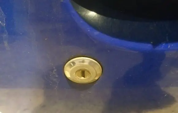 Peugeot 206 Front door lock (next to the handle) 