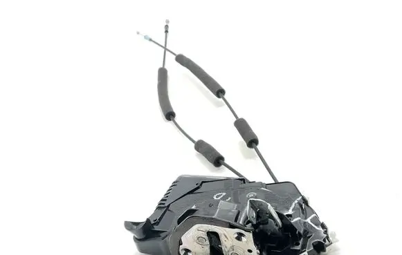 Subaru Crosstrek II Front door lock 