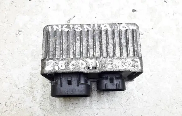 Opel Insignia A Glow plug pre-heat relay 55574293