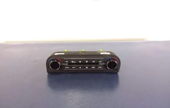 KIA Ceed Climate control unit 97250-J7301