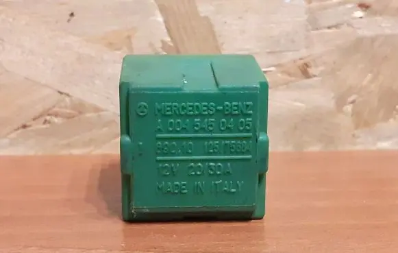 Mercedes-Benz Vito Viano W638 Other relay A0045450405