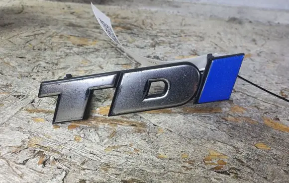 Volkswagen Transporter - Caravelle T4 Manufacturer badge logo/emblem 701853679A 701853679