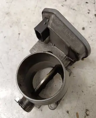 BMW X3 E83 Throttle valve 7804373 9100125 B81001259