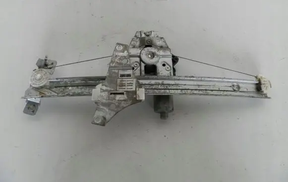 Toyota Avensis T220 Front door window regulator with motor 