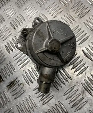Audi A6 S6 C5 4B Vacuum pump 059145100B