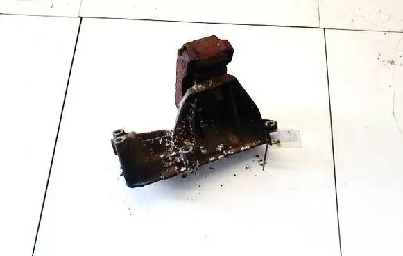 Iveco Daily 30.8 - 9 Engine mount bracket 500376599
