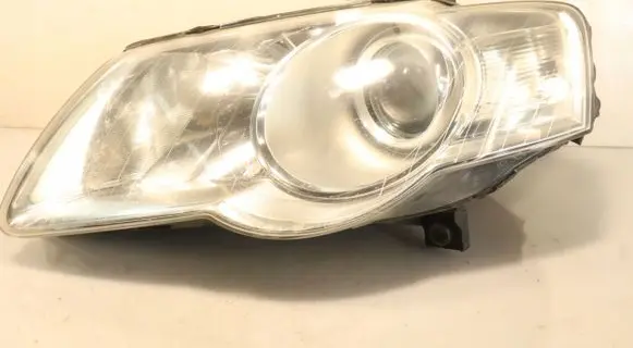 Volkswagen PASSAT B6 Headlight/headlamp