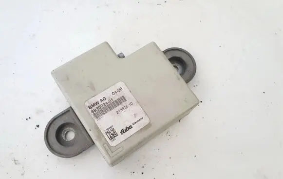 BMW 3 E90 E91 Antenna control unit 693502401 6935024-01