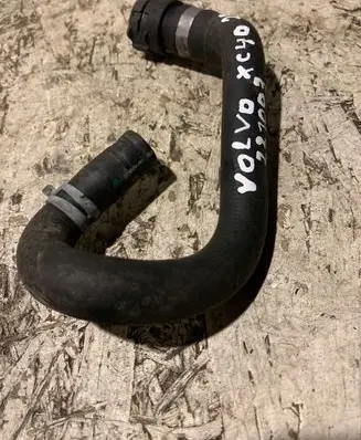 Volvo XC40 Engine coolant pipe/hose