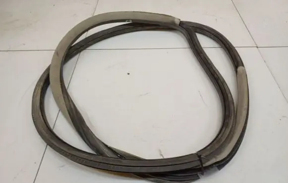 Volkswagen PASSAT B5 Rubber seal front coupe door 