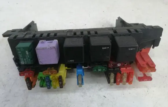 Mercedes-Benz S W220 Fuse module 0804513X