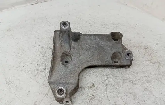 BMW 3 E90 E91 A/C compressor mount bracket 7505980