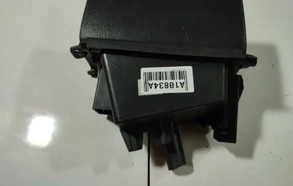 Toyota Avensis T250 Glove box