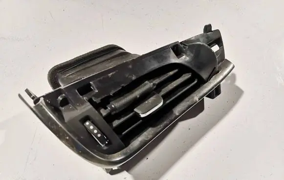 Cadillac ATS Dash center air vent grill