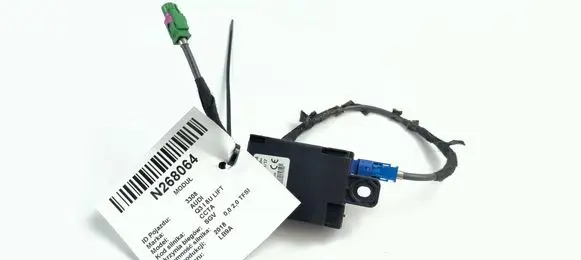 Audi Q3 F3 Voltage converter/converter module 