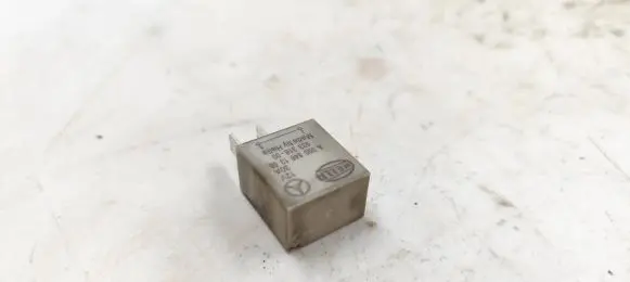 Mercedes-Benz C W203 Other relay A0005461366 93331800