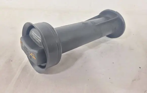 Volkswagen Transporter - Caravelle T5 Oil fill pipe 070115303K
