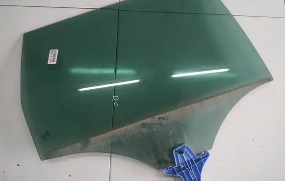 Volkswagen PASSAT B6 Rear door window glass AS3