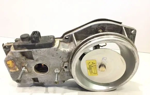 Audi 80 90 B3 Fuel distributor 026133353 0438121011