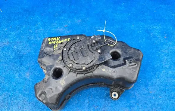 BMW X3 G01 AdBlue liquid reservoir 7405816 7418879