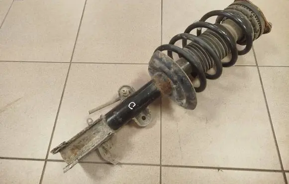 Chrysler Town u0026 Country V Front shock absorber with coil spring 383762EGT 04743985AC