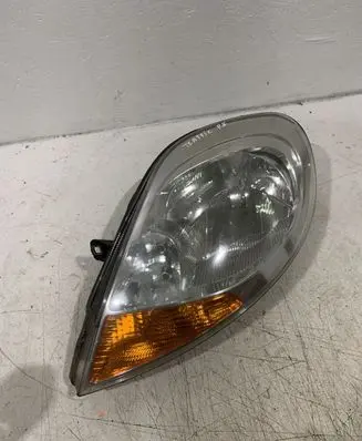 Renault Trafic II (X83) Headlight/headlamp 8200701359