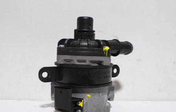 Volvo V60 Electric auxiliary coolant/water pump 31338384 701360550