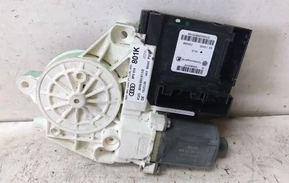 Audi A3 S3 8P Front door window regulator motor E840311202