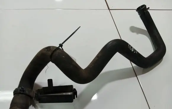 Peugeot 407 Engine coolant pipe/hose