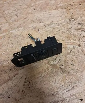 Mitsubishi Space Star Wing mirror switch MR240907