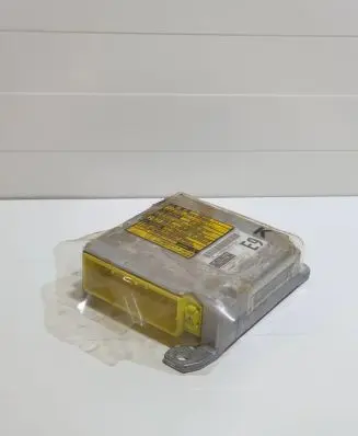 Toyota Prius (XW20) Airbag control unit/module 8917047390 1523006951 02695106S4