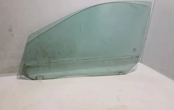 Volvo XC70 Front door window glass four-door 30779524